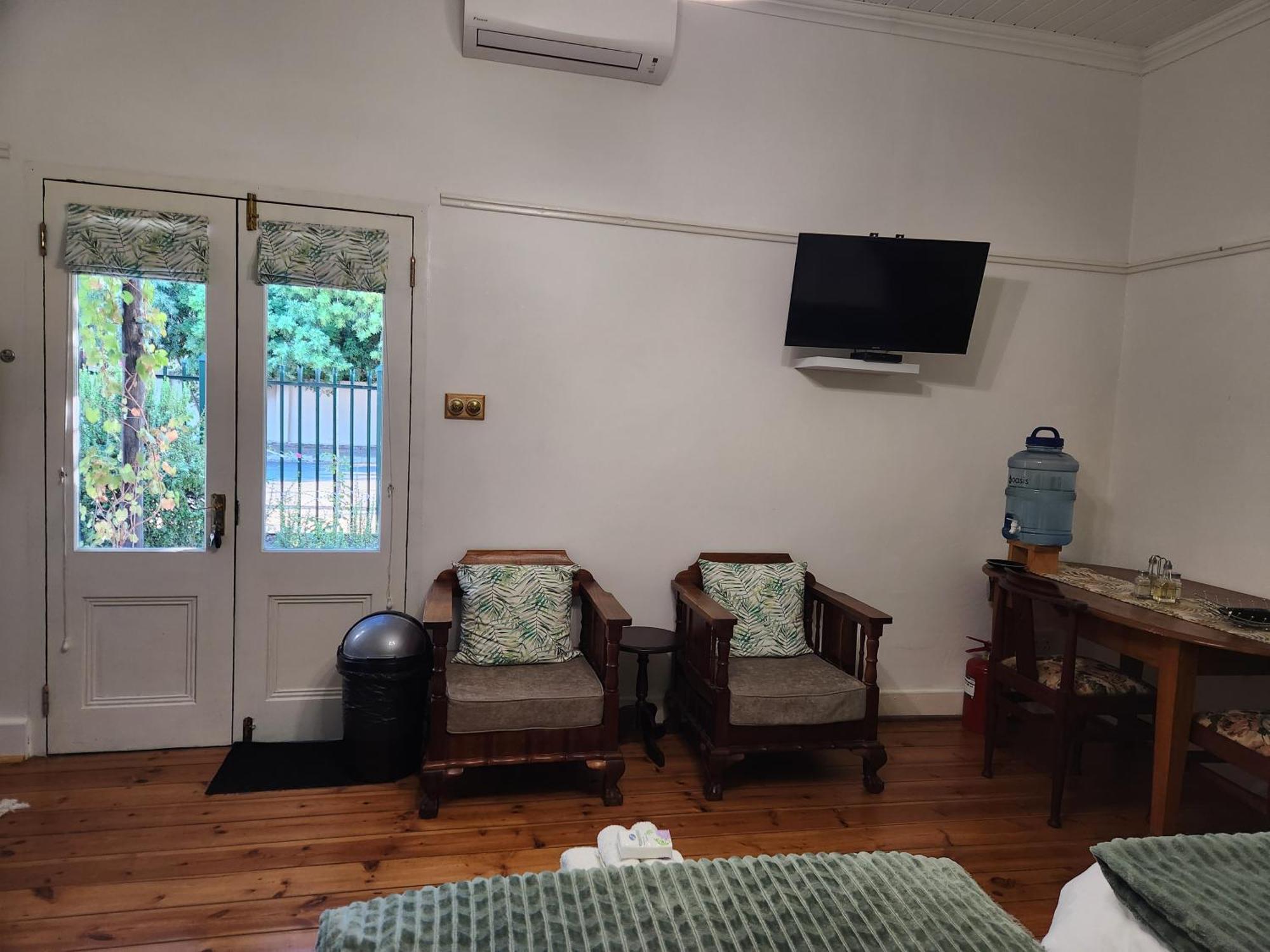 Die Dorpshuis Graaff Reinet Exterior photo